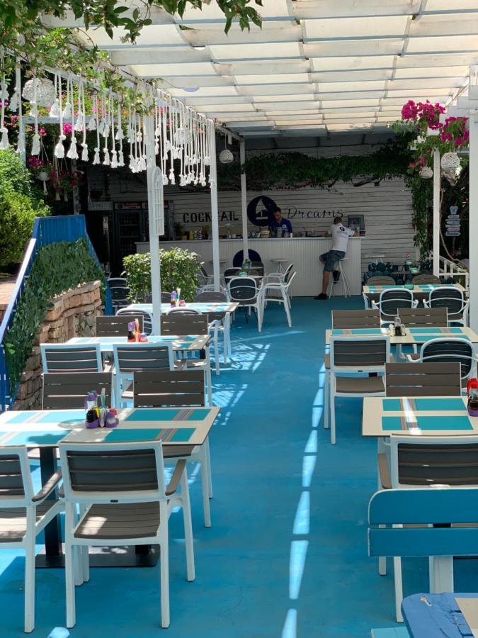 Hotel Cocktail & Dreams -